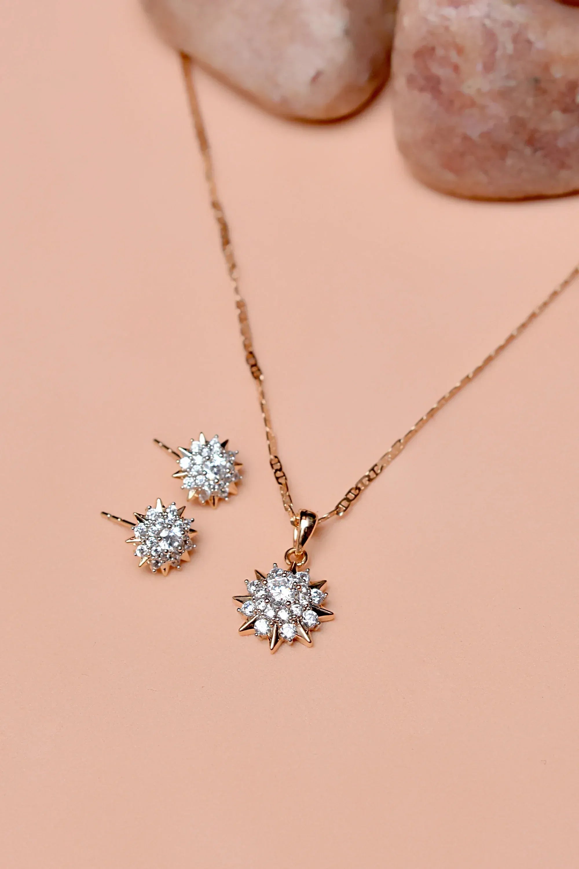 Daily Wear Dual Tone Locket Set